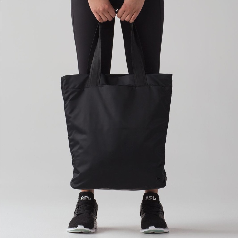 Lululemon double up tote